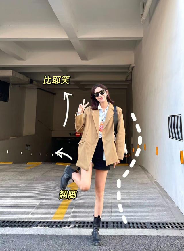 九宫格拍照姿势不重样,这些简约好看的拍照姿势,日常拍也上镜