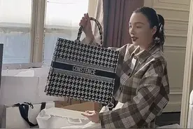 王冰皓搬大房子、刘彦池巴黎狂购奢侈品，这届网友为何嫉妒？图片