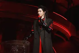 华晨宇送郑楠春节礼物竟是七个金戒指，网友：花花这人能处，实诚图片