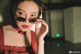 《老板娘2》，果然，只有王晶才能把徐冬冬的美拍得淋漓尽致图片