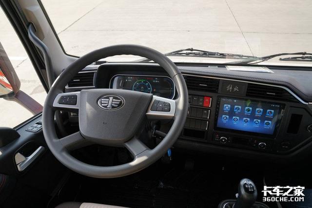 260马力6米8载货车，配同级最宽驾驶室，解放JK6中卡合规拉10吨