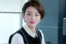 37岁朱杰罕露面！去医院一脸素颜美到惊艳，网传嫁入豪门生活惬意图片