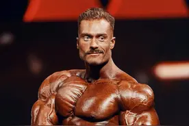 3届奥赛古典健美冠军，声称不会参加男子公开赛，觉得风险太大了图片