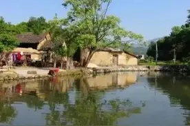 农村俗语：“门前有一塘，父病子恐丧”什么意思，门前有水不好吗图片