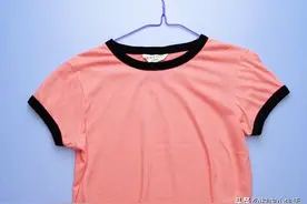 旧衣架不要扔，塑料瓶剪成圈挂上面，作用这么大，涨知识图片