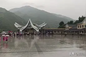 官鹅沟，被专家誉为最有观赏价值的“地质公园”，藏寨古村有特色图片