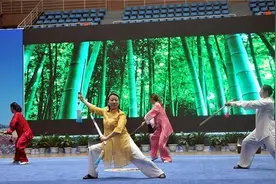 真传一句话：似笑非笑 似尿非尿图片