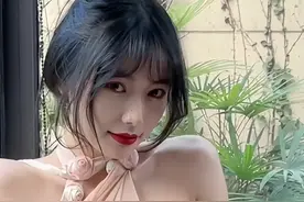 “纯欲天花板”方圆：靠身材走红，王思聪的意难平，到底有啥魅力图片