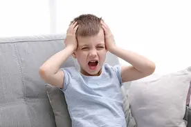 孩子经常说头痛，是真痛还是装痛？医生：两种情况都不要掉以轻心图片