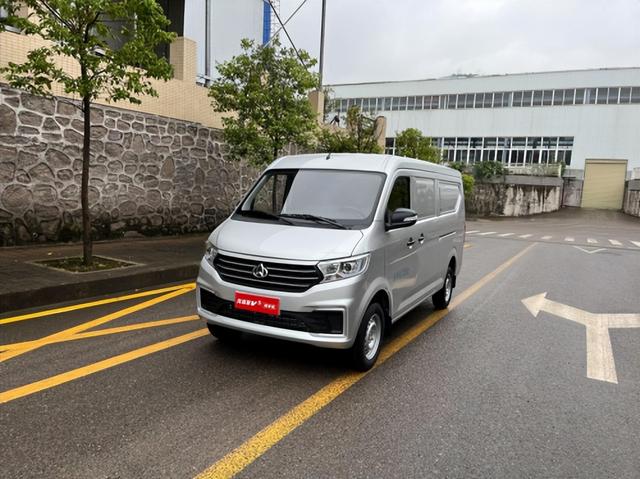 长安跨越星V5畅享版超实惠上市！助力用户创富轻松启航