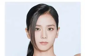 金智秀的演员公式照可以封神了，怼脸拍好绝，不愧是女团门面担当图片