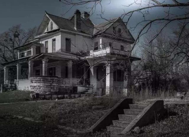 凶宅试睡员:工资按分钟计算,一晚能挣2000,夜宿必带手电筒