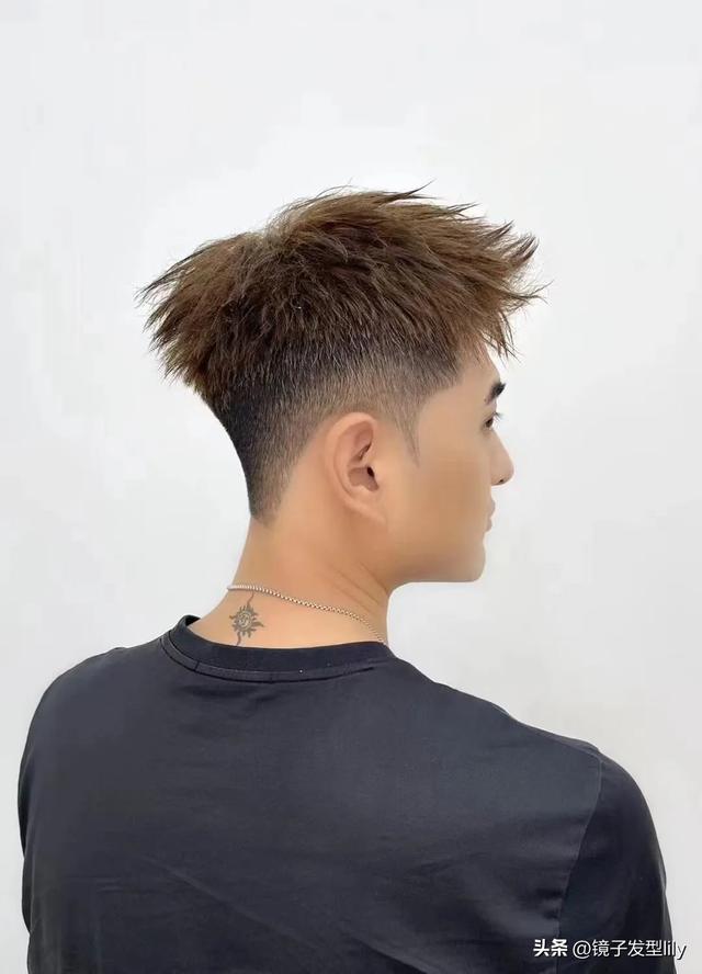 這15款男士髮型真有型,又帥又時尚,想換髮型的別錯過 形象穿搭 第9張-戀愛小秘書-娜米 這15款男士髮型真有型,又帥又時尚,想換髮型的別錯過 形象穿搭 第9張