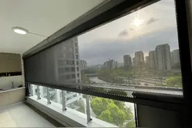 不要再傻傻的封阳台 装个防风卷帘 一举十得 最宽14米图片