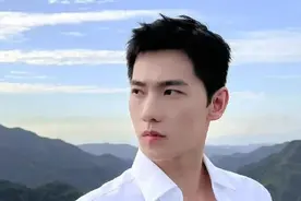 一组惊艳的照片，这些白衣少年，有没有你的男神呢？图片