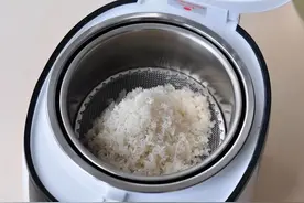 世界卫生组织呼吁：停止使用电饭煲，或可能会诱发肝癌？真相如何图片