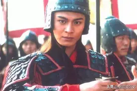 李陵投降匈奴，为何至死不回汉朝？汉武帝晚年昏庸，亲手酿成悲剧图片
