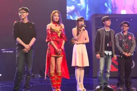 当年这两人因为大酒神开始打职业，后来成为DOTA2和lol的半壁江山图片