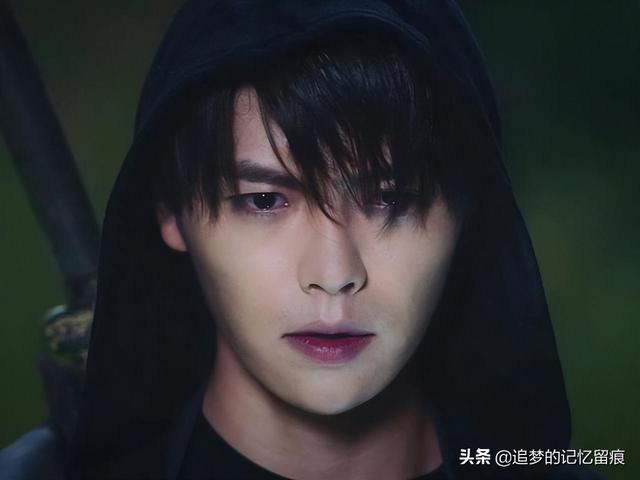 盗墓笔记:张起灵守护青铜门十年,他为什么没有饿死?吃什么呢?