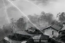 江西一怪村，为何只住了2位老人，其他人为啥丢下房子都跑了？图片