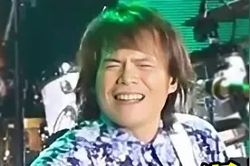 抬头仰望星空是因为屋顶漏水，从家徒四壁到摇滚之王，伍佰的逆袭图片