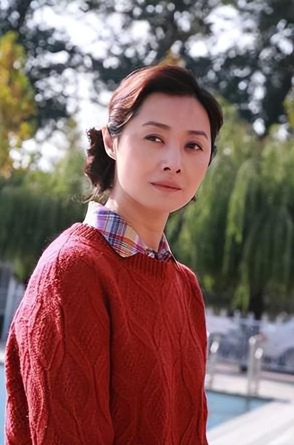 刘蓓两离三婚：恩怨已随清风去，巨额债务压不垮婚姻