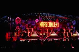 文娱寒冬，华晨宇却屡创奇迹，万人安保的演唱会轻松开，领军乐坛图片