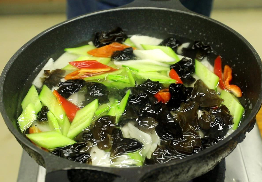 小雪饮食文化_11.22小雪,顺应老传统,别忘了吃“小雪四宝”,为深冬做好准备_