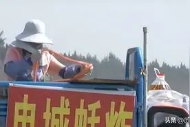 广东男孩被拐13年，2016年在大排档吃炸生蚝，意外找到亲生父亲图片