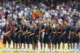 历届奥运会男足冠军图片