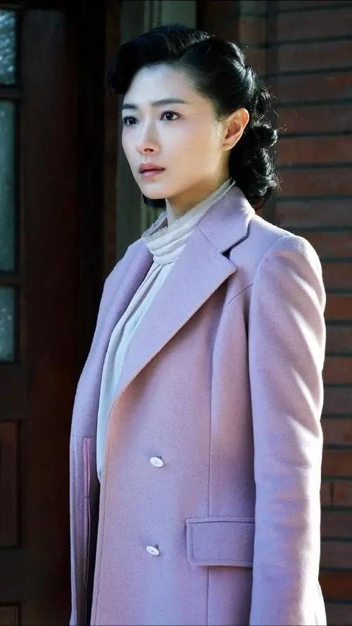 万茜迎来了自己的女儿出生,要说万茜从出道起便没有任何绯闻传出,而她