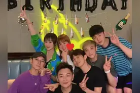 何炅在家举办49岁生日会，邀请嘉宾看透娱乐圈的人性，张嘉倪受邀图片