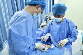 景德镇市第三人民医院肾内科开展全市首例“人造血管狭窄血栓形成取栓+球囊扩张术”图片