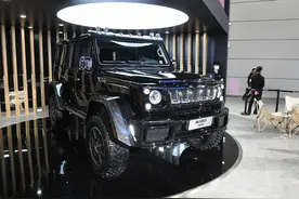 “国产大G”要来了，配3.0T与8AT，碳纤维轮眉，带你看BJ80门桥版图片