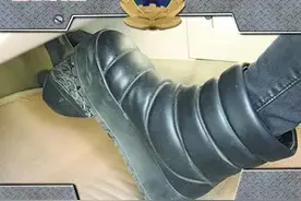 每日安全 | 冬季开车厚底鞋子要少穿！图片