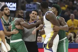 肉搏抱摔+险大打出手，格林又成风暴中心，被喷：打不过就玩脏的图片