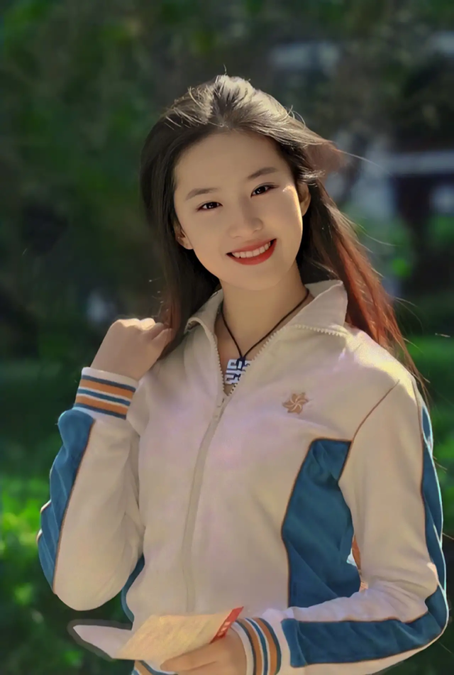 国内公认"六大校花"榜单排名,刘亦菲仅排第四,刘诗诗未入前五