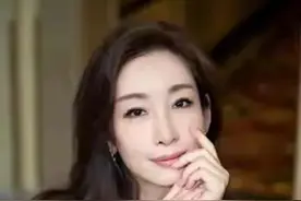 2011年，王新军向秦海璐表白，秦海璐怒斥道：“你有老婆孩子。”图片