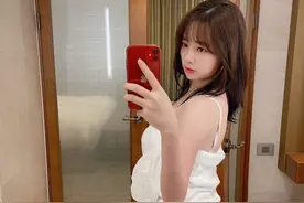 女主播下播忘关摄像头，下播后行为震惊粉丝，一言不合就“塌房”图片