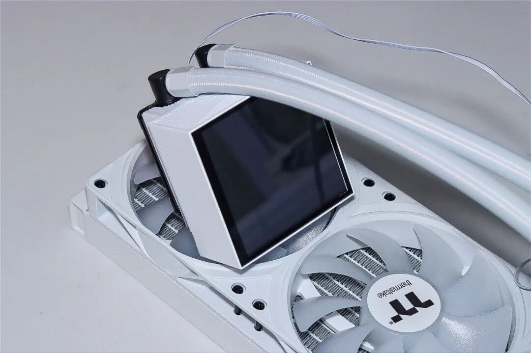 高端U配什么水冷才不拖后腿?实测TT钢影冰霜360水冷,这表现服了