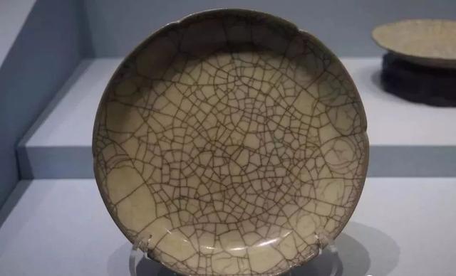 鱼鳞开片图片