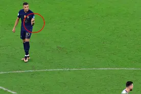 姆巴佩冲着梅西挥拳叫板，外媒：两人在俱乐部关系紧张图片