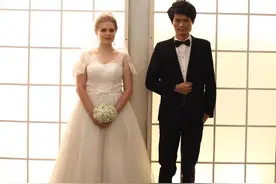 19岁俄罗斯美女爱上陕西小伙，嫁到中国5年，靠拍短视频走红网络图片