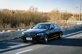 奔驰C级：后驱+9AT！销量力压3系、A4L！太有面子了图片