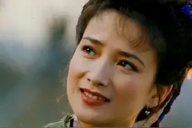 与刘威同居五年，“挤原配”和许亚军纠缠，大美人何晴的跌宕情史图片