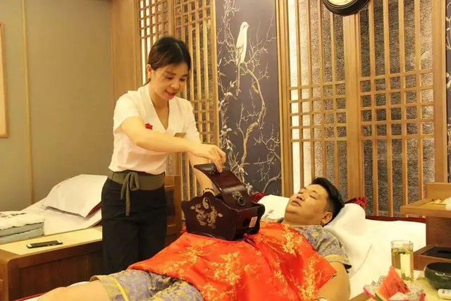 好友老马,用“病毒式营销”开养生馆,一年盈利178万