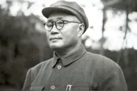 1947年，孙殿英被解放军俘虏，刘伯承：不能杀，他曾经对我们有恩图片