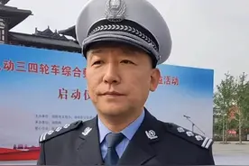 老年代步车禁止上路，老人如何接娃？交警：3种出行方案就能解决图片