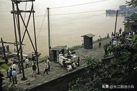 跟着老外去旅行 1980年的重庆朝天门码头、三峡、巴东图片
