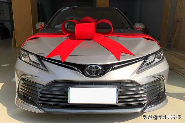 月销23635辆！体验丰田凯美瑞：外观豪华，动力浑厚，17.98万起